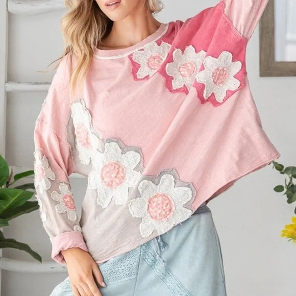 New Oli & Hali Pink and White Floral Pullover - Picture 1 of 5